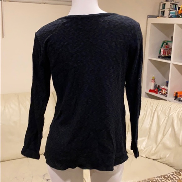 Pebble and Stone Black Top - Picture 3 of 3